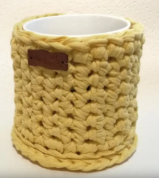 Вязаный крючком чехол и подставка для кружки/Crocheted case and stand for mugs